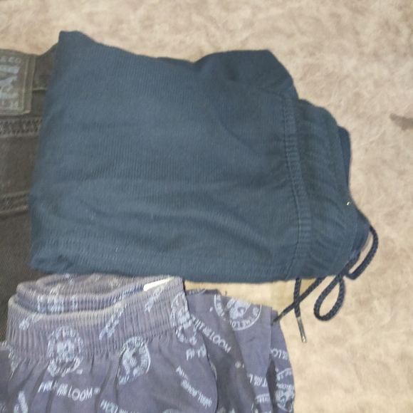 1 Levi's jeans, 1 shorts - Picture 3 of 4
